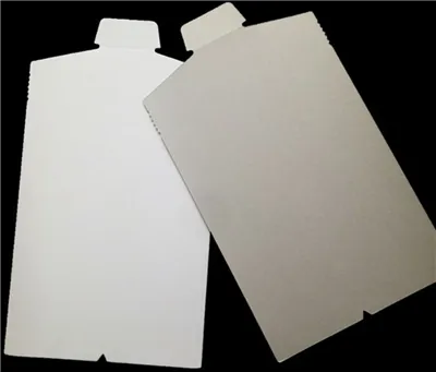 Papier pour tableau blanc recto verso pour vêtements, T-shirt, chemise, emballage de vêtements, fond gris, papier pour tableau blanc d'impression couleur simple face, panneau duplex blanc avec dos gris pour des solutions d'impression personnalisées